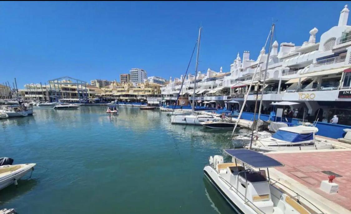Studio With Views Next To Puerto Marina The Green Door Benalmadena Exterior photo