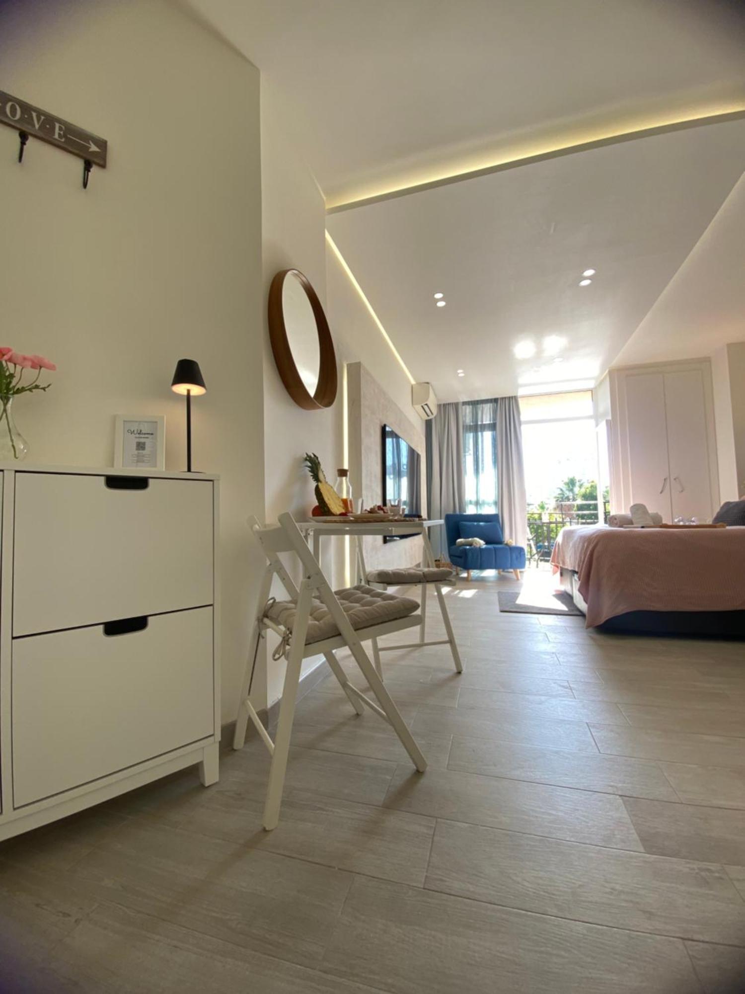 Studio With Views Next To Puerto Marina The Green Door Benalmadena Exterior photo